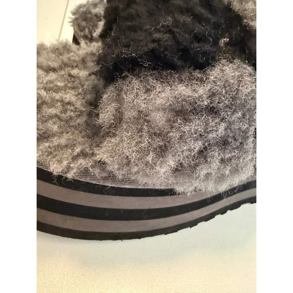 Ugg Disco Checker Slide in Gray/Black Size 10 Cozycore Y2K Retro Soft Grunge